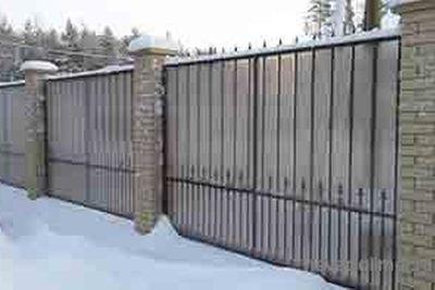 Кованый забор с калиткой и воротами в Энколово