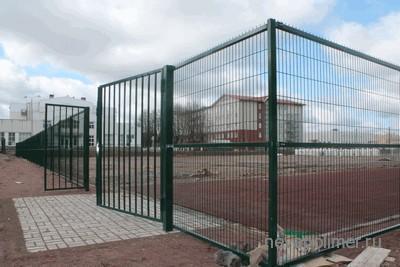 Забор из сетки Гиттер, спортплощадка в п. Петергоф
