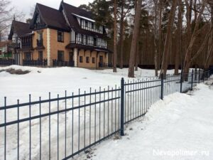 Забор из сварных секций в Зеленогорске, Терийоки.