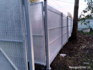 Установка забора из сетки Гиттер с поликарбонатом + распашные ворота с калиткой в СНТ Дружба