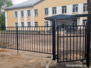 Сварной забор и ворота в пгт Тайцы, Гатчинский р-н
