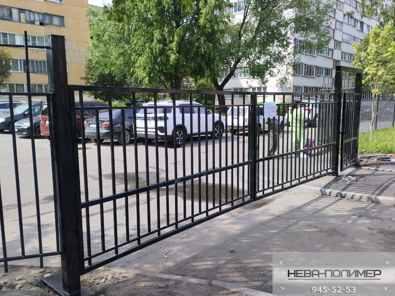 Установка Сварного забора и распашных ворот с калитками СПб